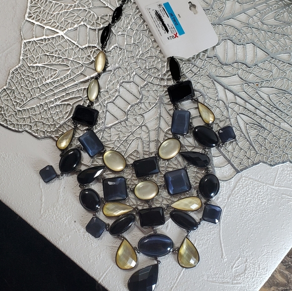 Llz Claiborne Statement Necklace *NWT* - Picture 8 of 13